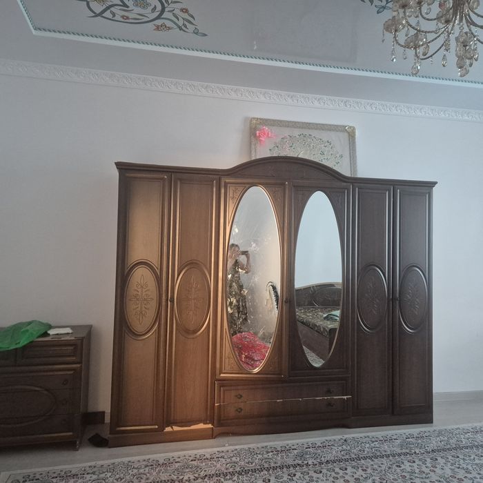 Шифонер.комод.кровать