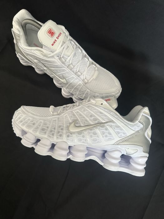 Adidasi nike shox white
