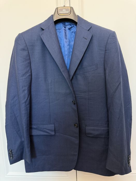 Продам костюмы Италия Corneliani