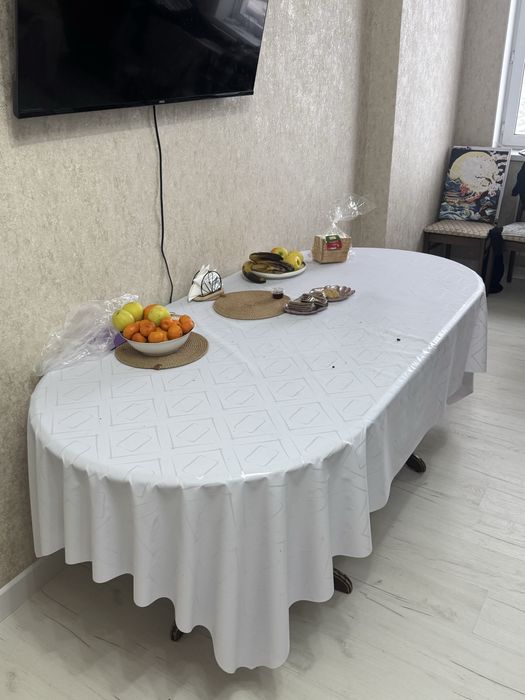 Стол большой гостевой