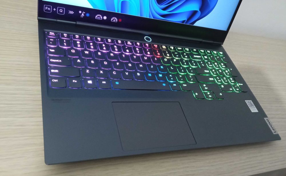 Laptop I9 32GB ram LEGION EXTREM GAMING SSD 1000GB placa video dedicata NVIDIA RTX ecran 15.6 inch 144Hz RATA REFRESH 2 placi video 7