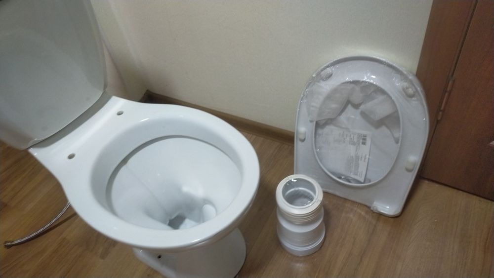 Продам унитаз в хорошо состояни.