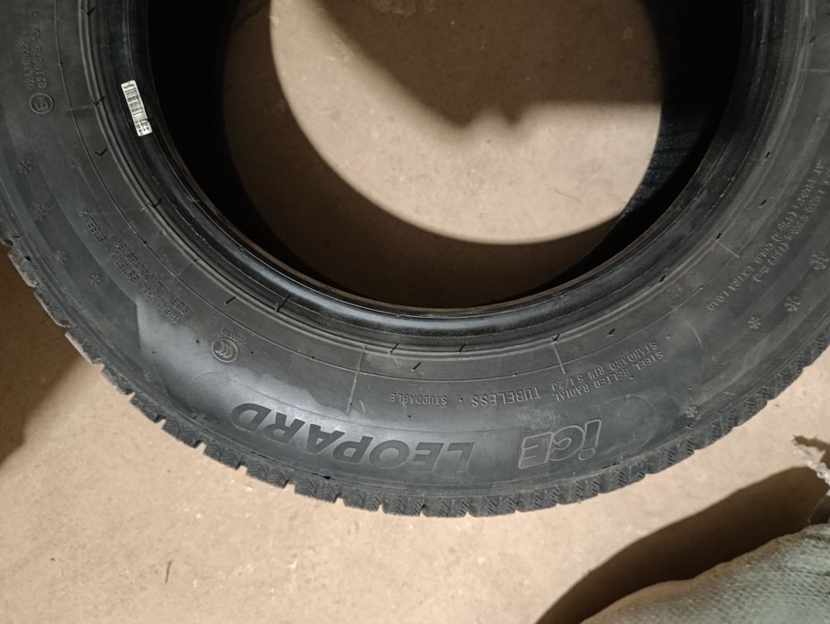 Продам зимние шипованные шины