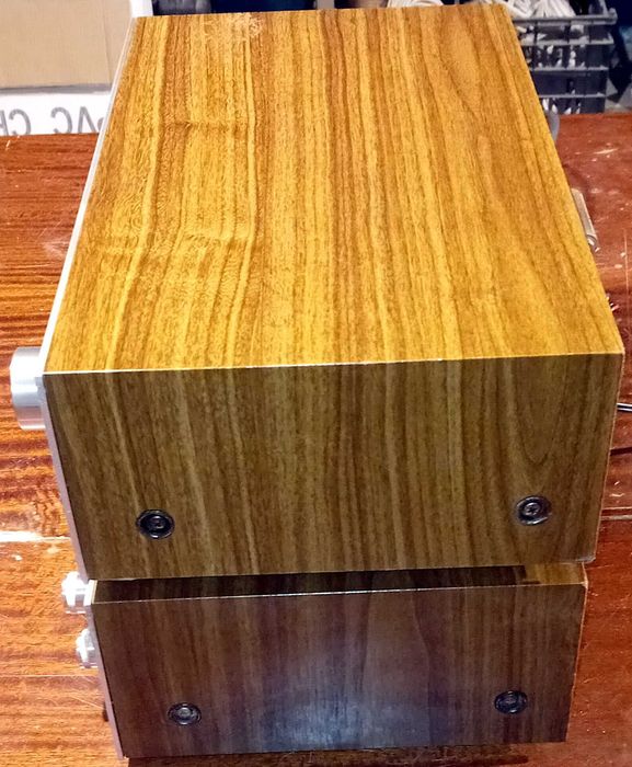 Комплект от тунер Akai AT-2200 и  усилвател Akai AM-2200.