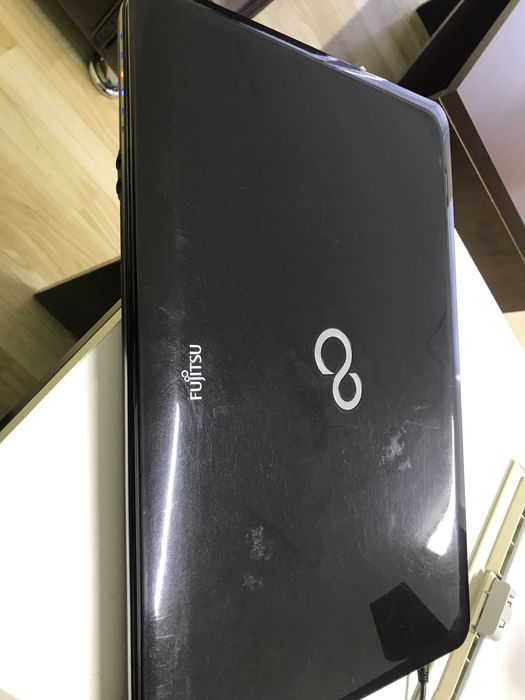 Ноутбук сатылады