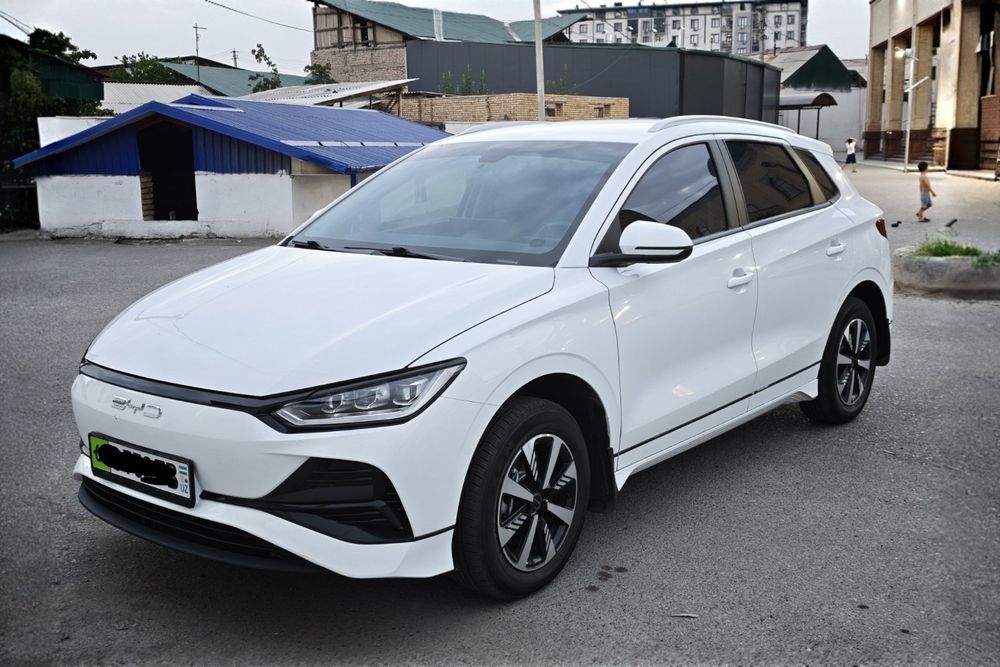 BYD E2 avtomobili sotiladi