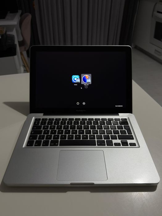 MacBook Pro 13 2012 16GB RAM 750 GB Dual Boot macOS + Windows 10