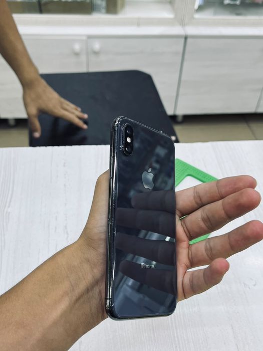 iphone xs.      .