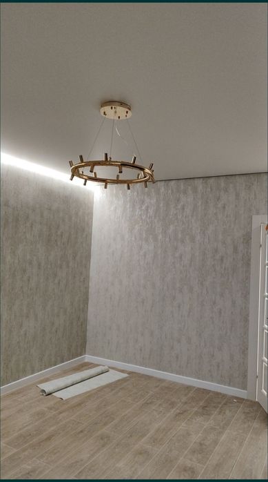 Поклейка обоев и покраска