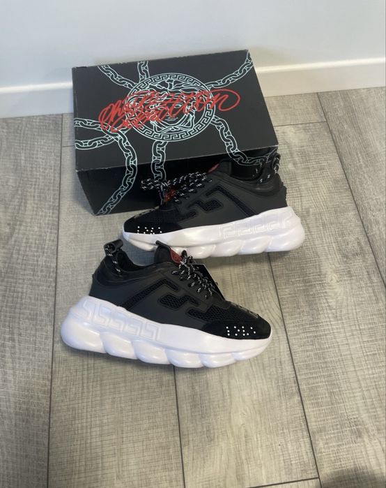Versace chain reaction