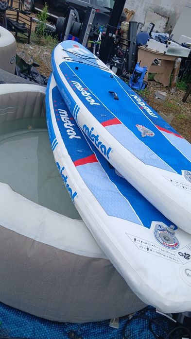 Paddle board 200 lei bucata fiecare lasa aer dar se pot folosi