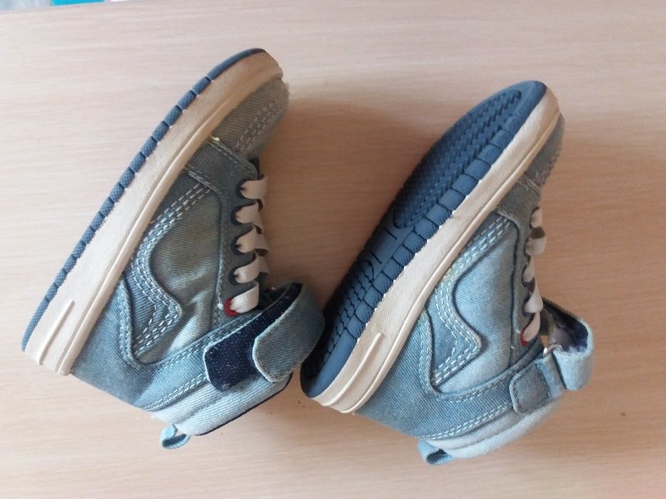 спортни дънкови кецове и ботички от кожа 25лв размер 23