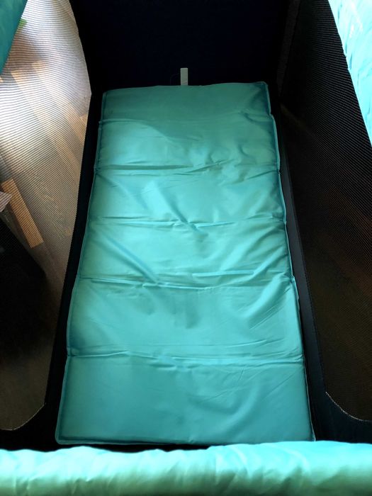 Детска кошара с отвор