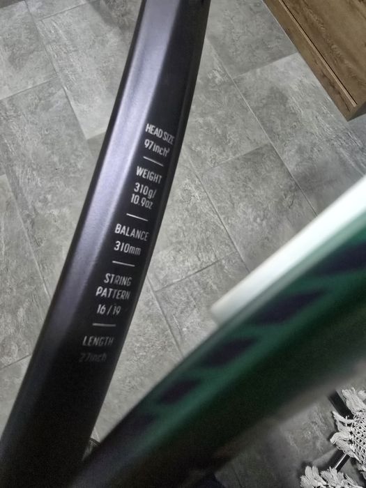 Racheta Yonex V CORE PRO