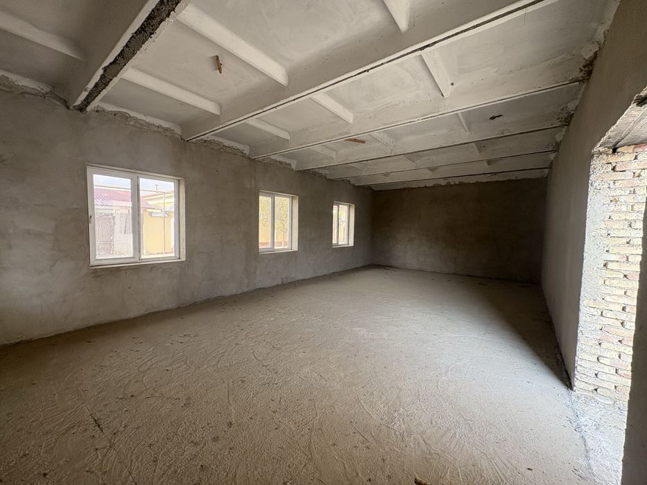 Yangi hovli kottedj sotiladi