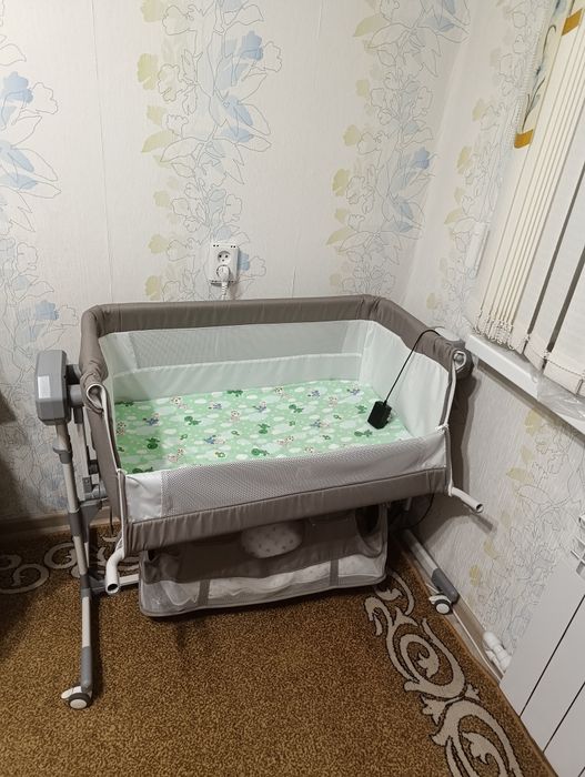Продам детскую прикроватную манеж б/у