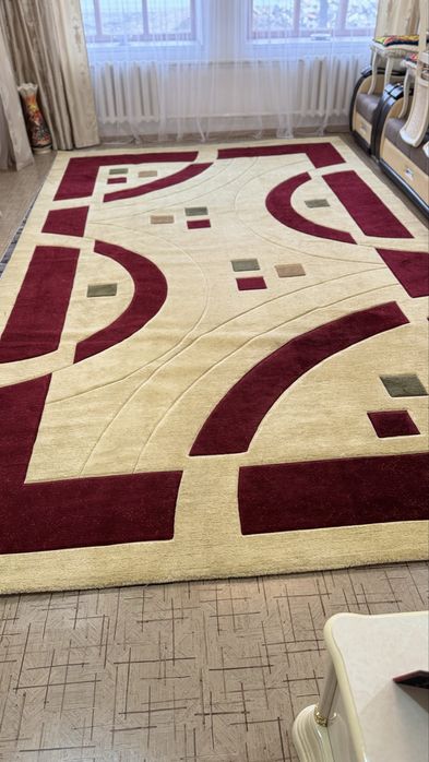 Продается ковер в отличном состоянии