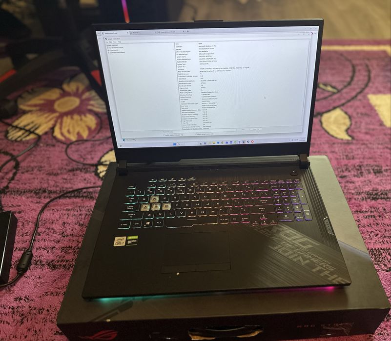 Vând laptop Gaming ASUS ROG Strix G17 G712LU-EV001