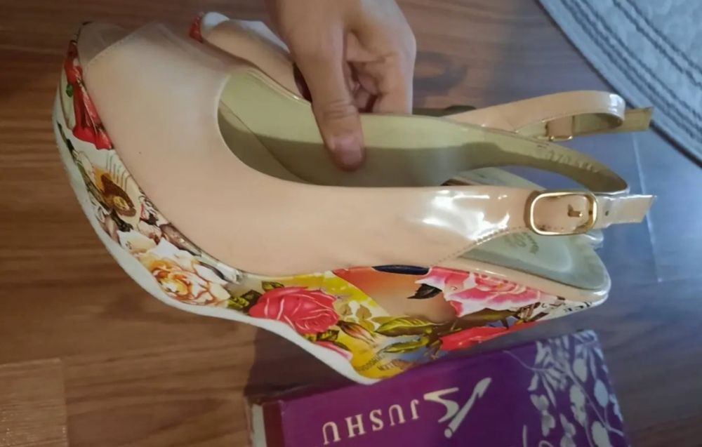 Продам туфли и босоножки