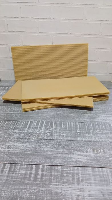 Воск пчелиный. Мёд горный. Пыльца.