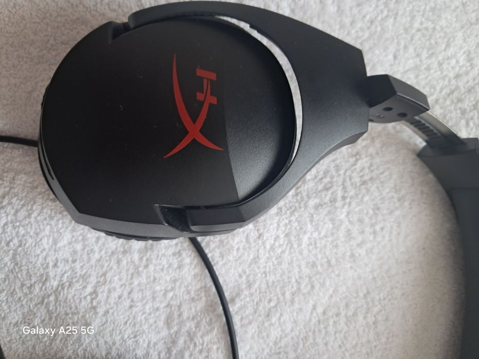 Продам наушники с микрофоном HyperX  новые.
