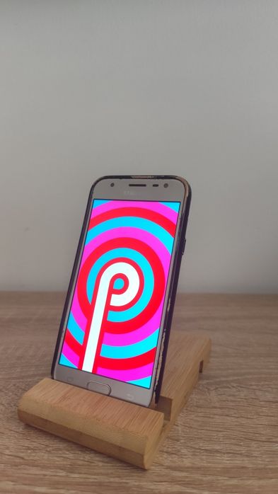 Vând Samsung Galaxy J3 2017 BLOCAT LA Vodafone