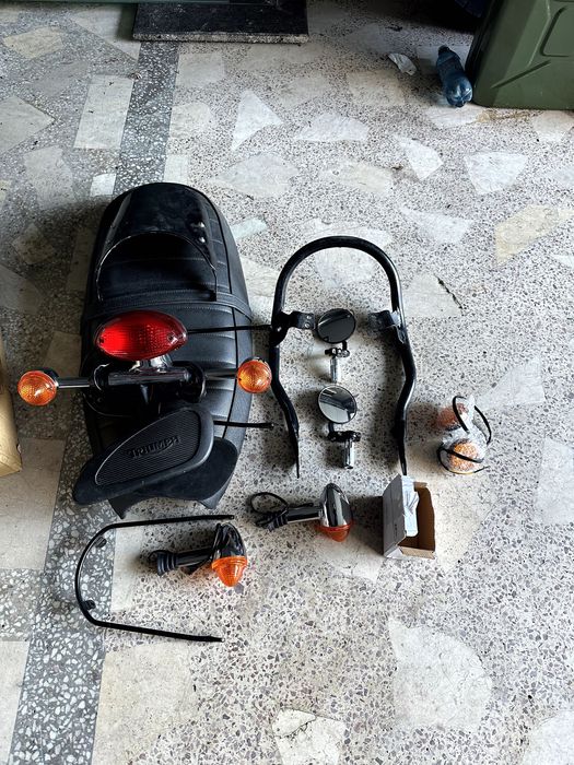 Triumph Bonneville T100 - 2015- piese