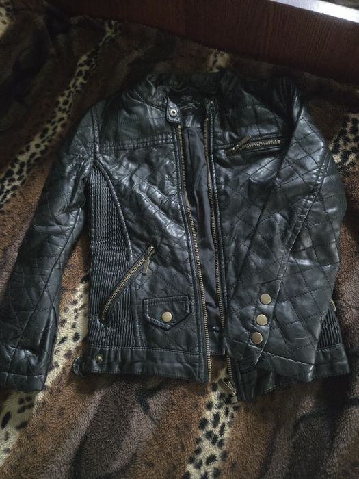 Продам куртку  детскую