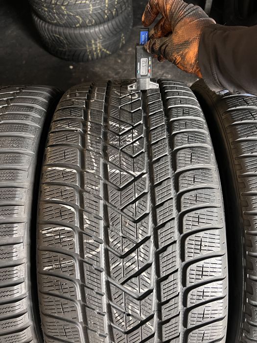 4 anvelope iarna 295/35/21 , Pirelli /Hankook !