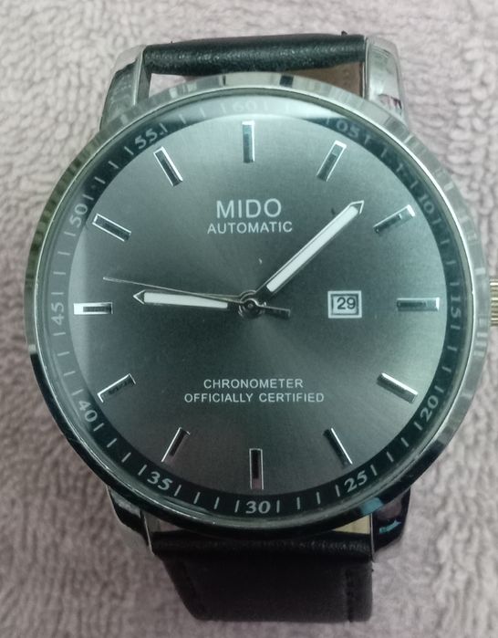 Продаю часы 50000сум