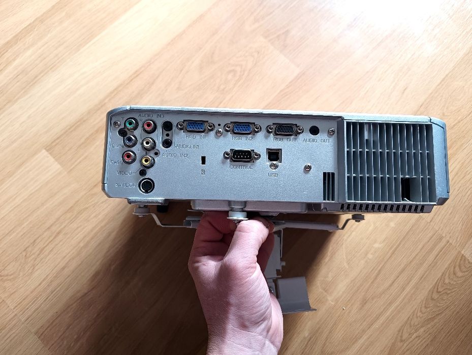 Video proiector hitachi cp-x260