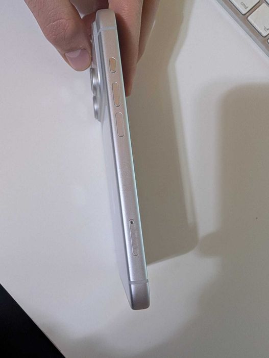 iPhone 17 Pro Silver - NOU (0 cicluri) - 256gb - Garanție 1 an