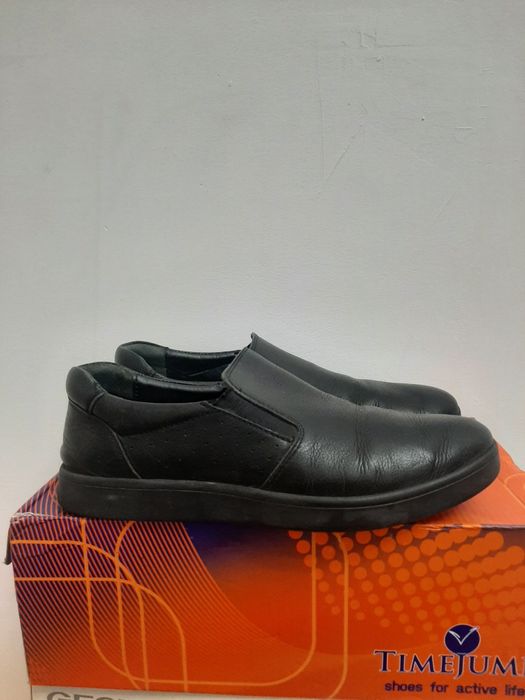 Продам мужскую обувь