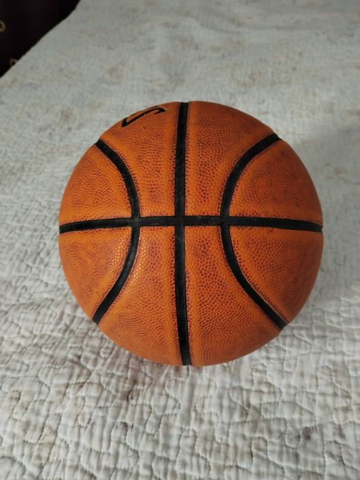 Баскетбольный мяч