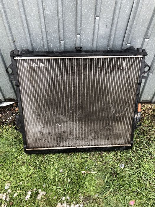 Радиатор на тойота ландкрузер