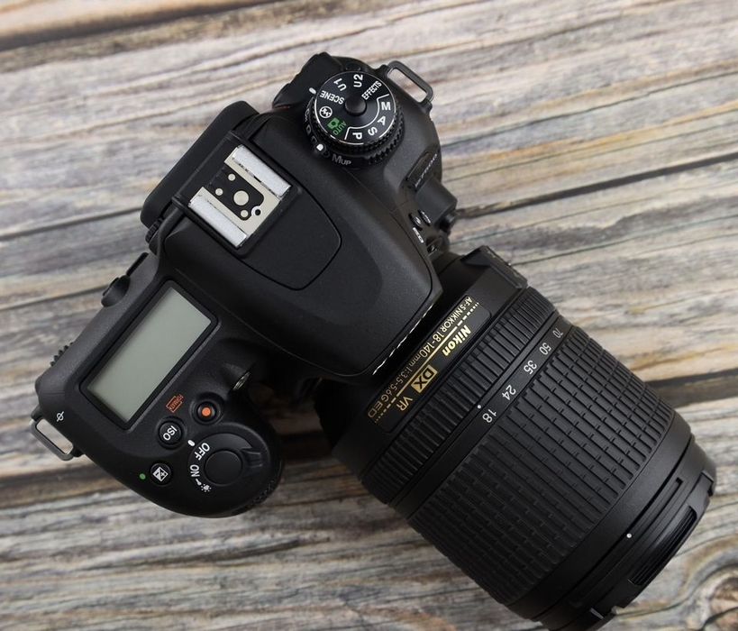 Nikon D7500 Kit 18-140 ED VR DX черный