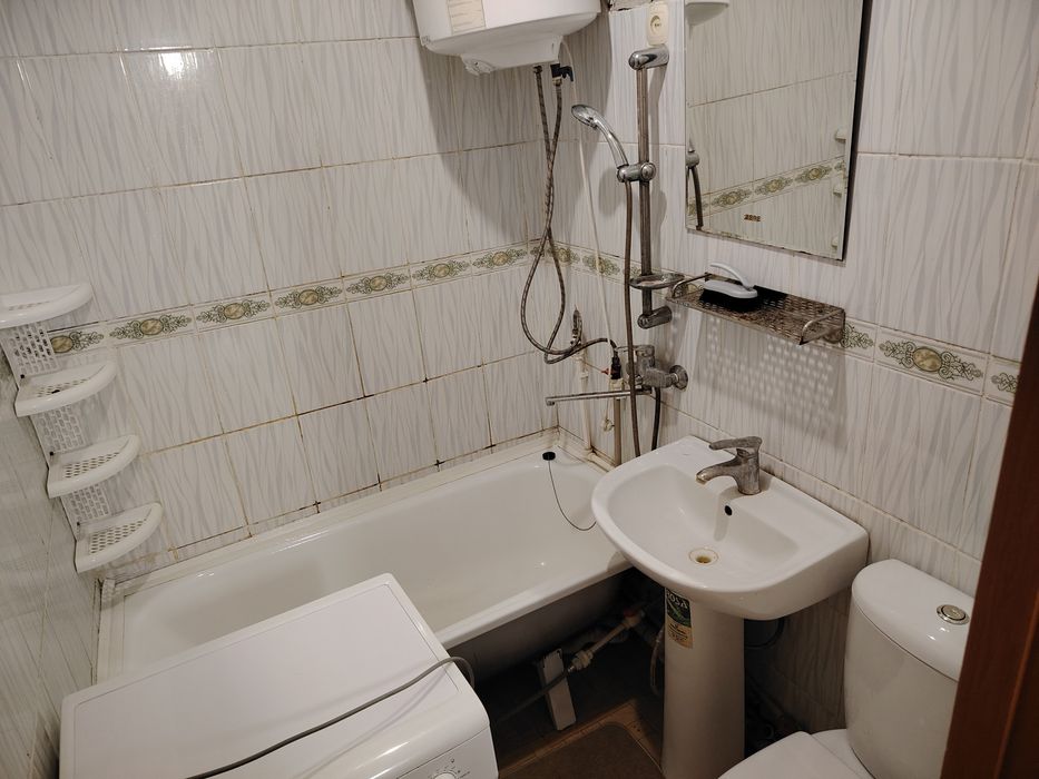 Продам 2х ком кв средний ремонт