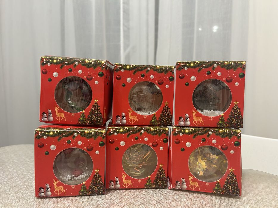 Игрушки на ёлку с гирляндой внутри