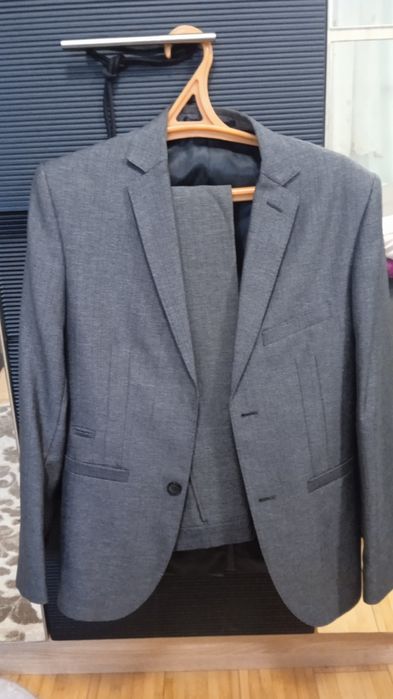 Продам костюм, одевали один раз на выпускной