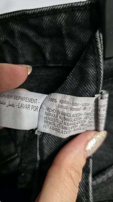 Blugi negri Zara Mom Fit  cu rupturi, marimea 36