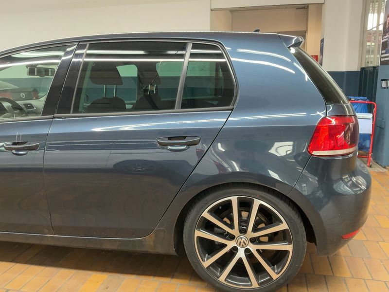 Volkswagen Golf VI 2.0 TDI Highline 4Motion 2011