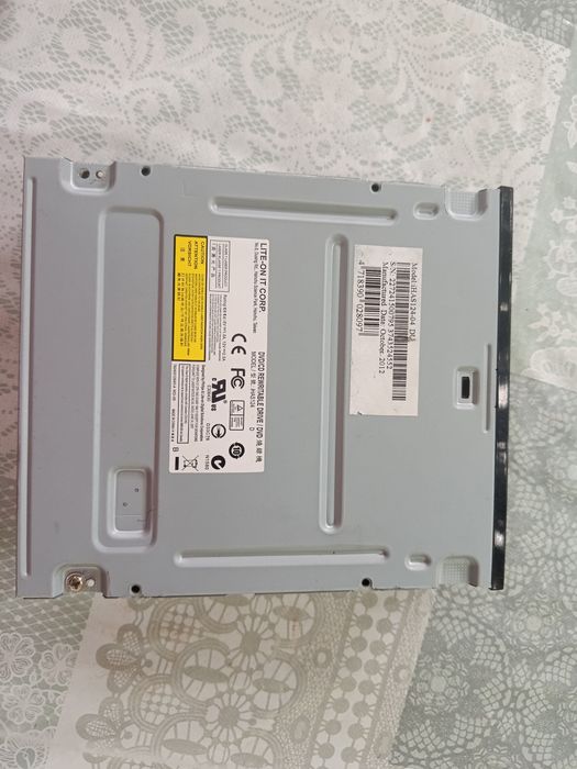 DVD-RW привод Lite-On iHAS124-04 SATA