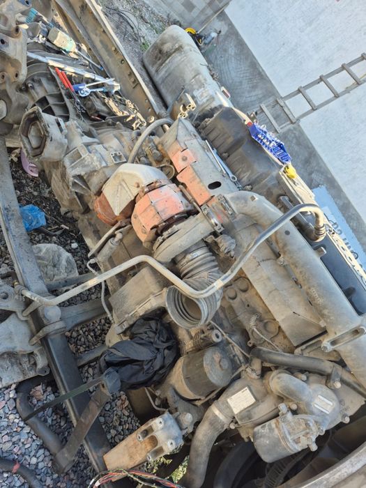 Двигатель Мотор - коробка - 105  DAF 460