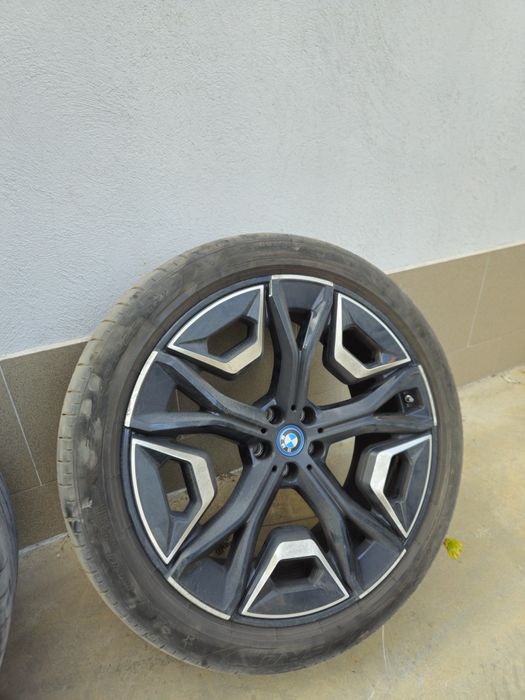 Джанти с гуми bmw ix i20 22" инча цола style 1020