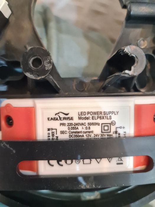 Лампа за таван     .