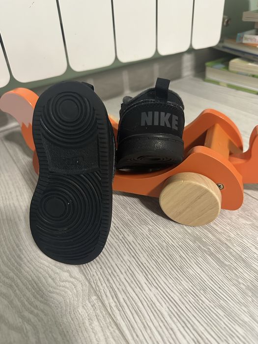 Nike маратонки за момче 22 номер