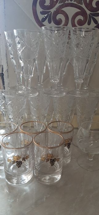 По 100тг. рюмки хрустальные и стеклянные