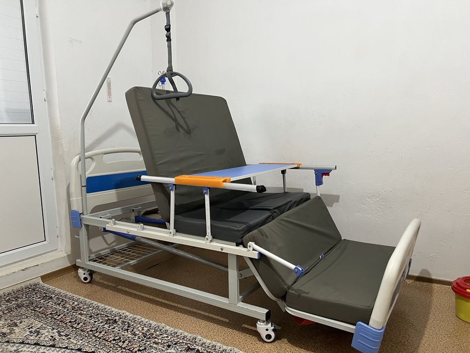 Кровать медицинский.
