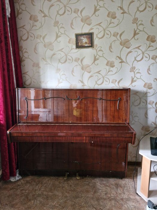 Продаю пианино "Ритм"