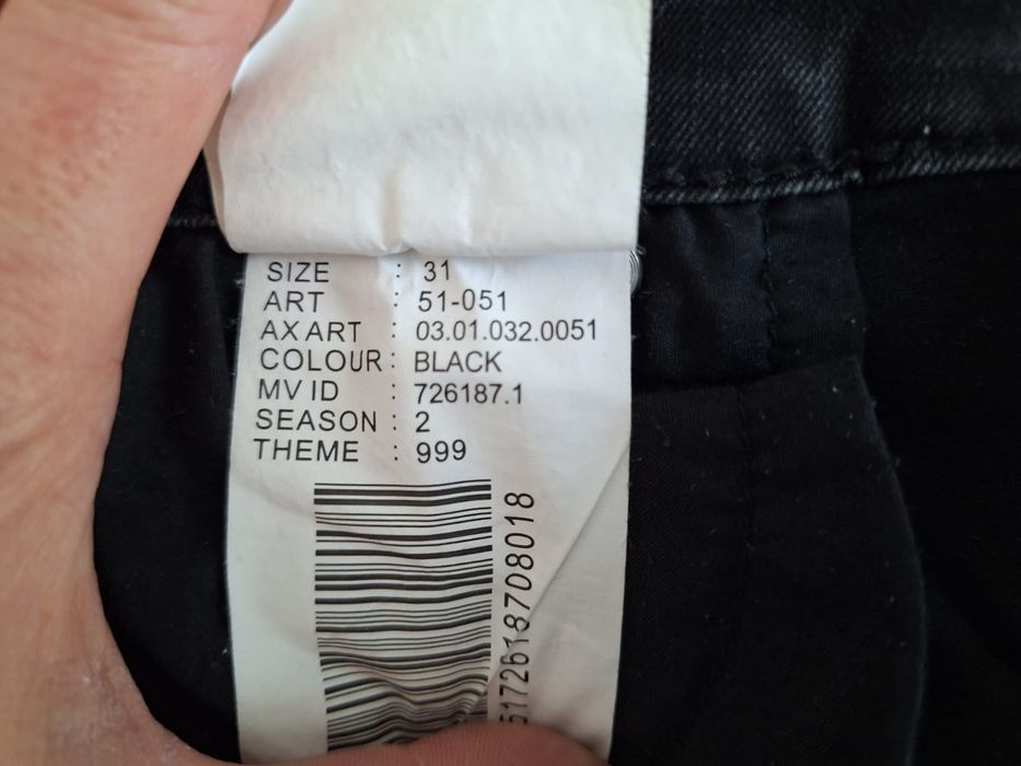 Blugi negri evazați damă, talie medie, stare foarte bună